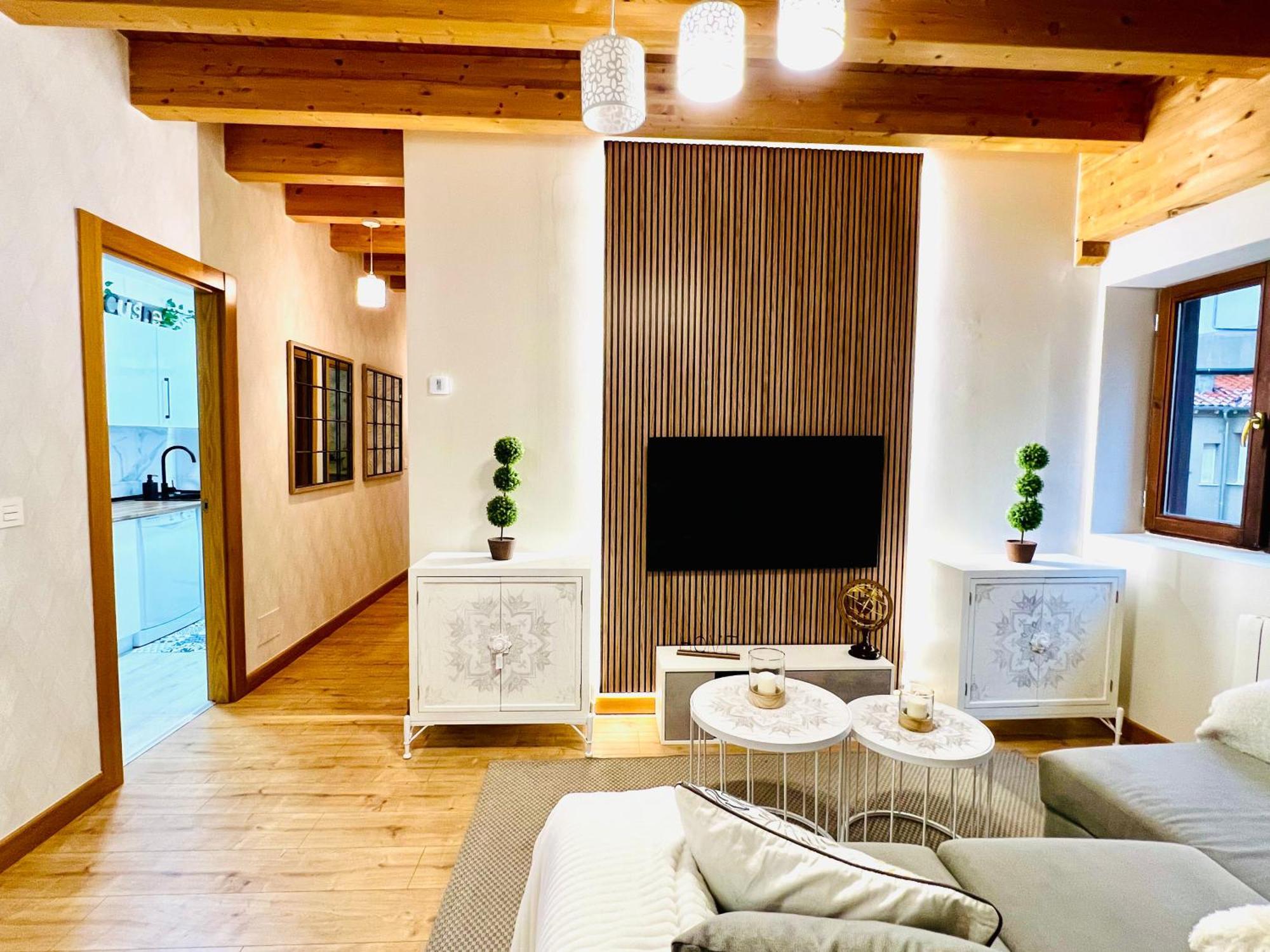 El Capricho De Claudia_ Apartamentos Burgos Catedral Экстерьер фото