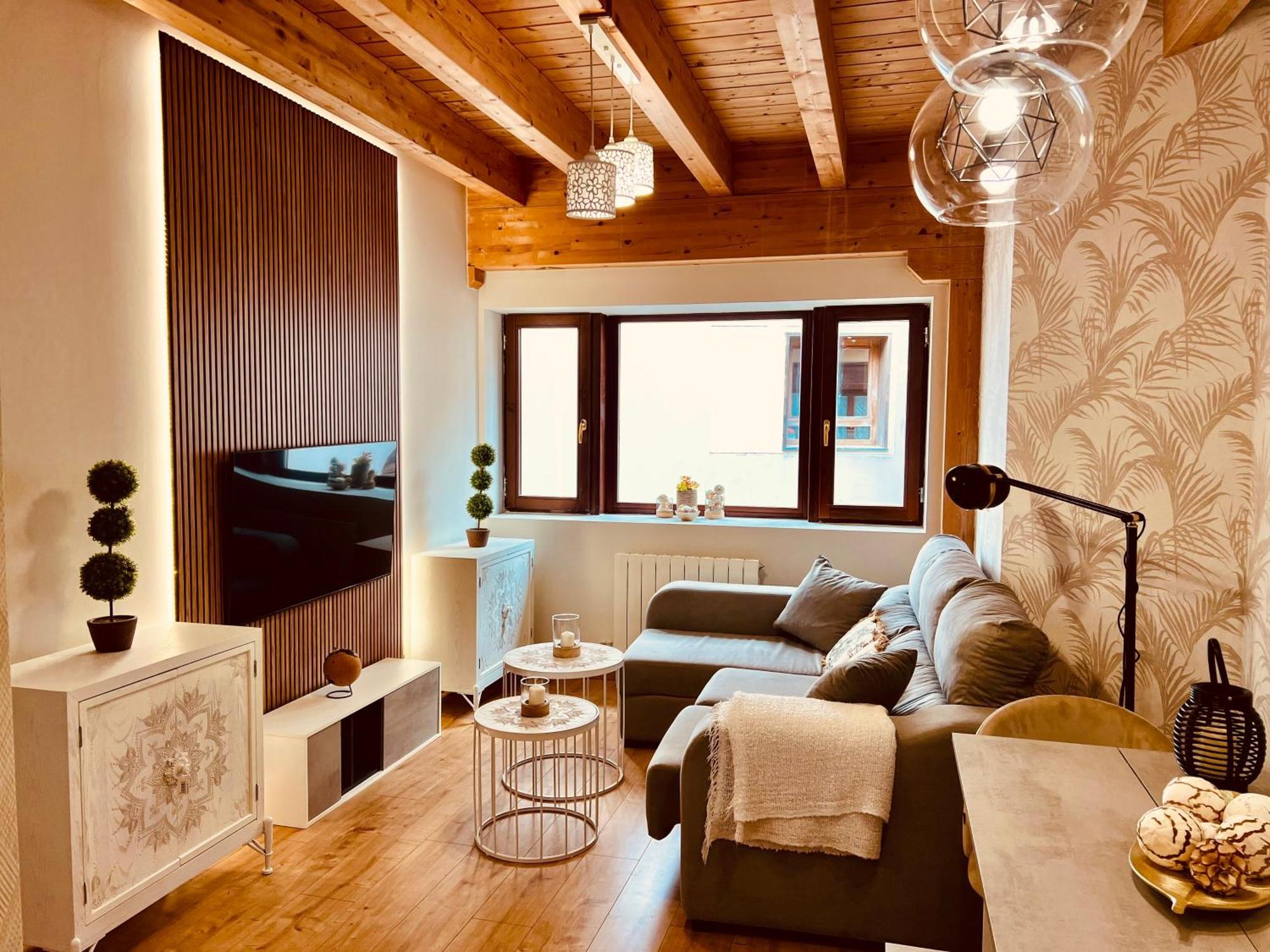El Capricho De Claudia_ Apartamentos Burgos Catedral Экстерьер фото